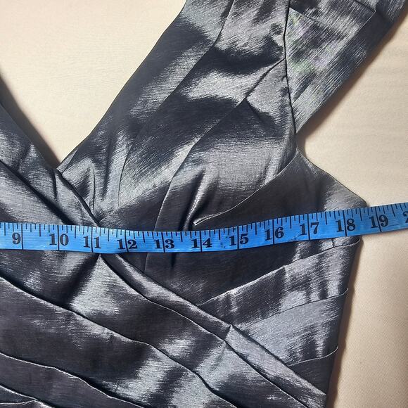 JS Collections Formal V Neck Cap Sleeve Ruched Gown in Silver Blue Size 14 - Picture 13 of 15